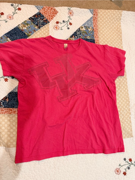 Tops - Classic Hot Pink Short Sleeve Tee with University of Kentucky